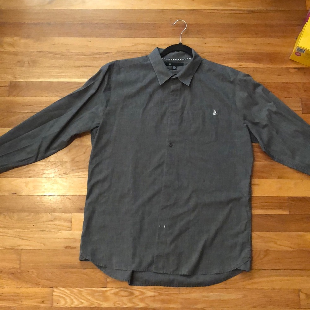Volcom button down